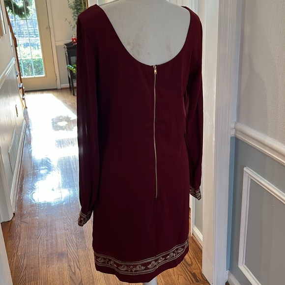 LIKE NEW GOLD EMBROIDERED DRESS WITH LONG SLEEVES - SIZE SMALL - Picture 7 of 9